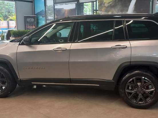JEEP-COMMANDER-1.3 T270 TURBO FLEX LONGITUDE AT6 JEEP-COMMANDER-2026
