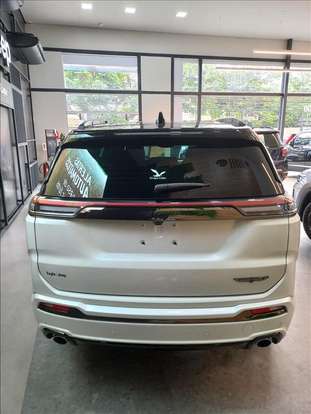 JEEP-COMMANDER-2.0 HURRICANE 4 TURBO GASOLINA BLACKHAWK AT9 JEEP-COMMANDER-2026