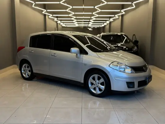 NISSAN TIIDA 1.8 SL 16V FLEX 4P AUTOMÁTICO