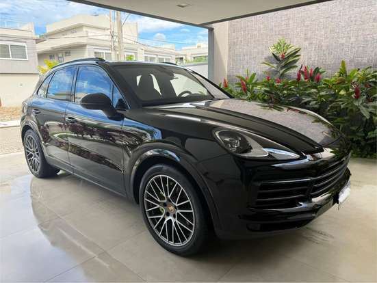 PORSCHE-CAYENNE-2023