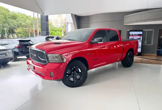 RAM CLASSIC 5.7 V8 GASOLINA LARAMIE CD 4X4 AUTOMÁTICO