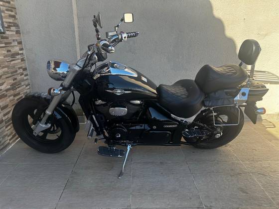 SUZUKI BOULEVARD M800 