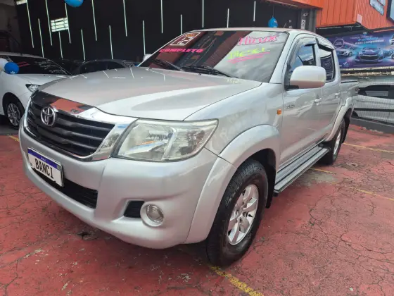 TOYOTA HILUX 2.5 STD 4X4 CD 16V TURBO DIESEL 4P MANUAL