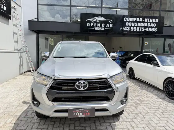 TOYOTA HILUX 2.8 D-4D TURBO DIESEL CD SRV 4X4 AUTOMÁTICO