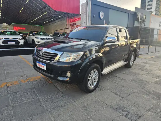 TOYOTA HILUX 3.0 SRV 4X4 CD 16V TURBO INTERCOOLER DIESEL 4P AUTOMÁTICO TOYOTA HILUX 3.0 SRV 4X4 CD 16V TURBO INTERCOOLER DIESEL 4P AUTOMÁTICO