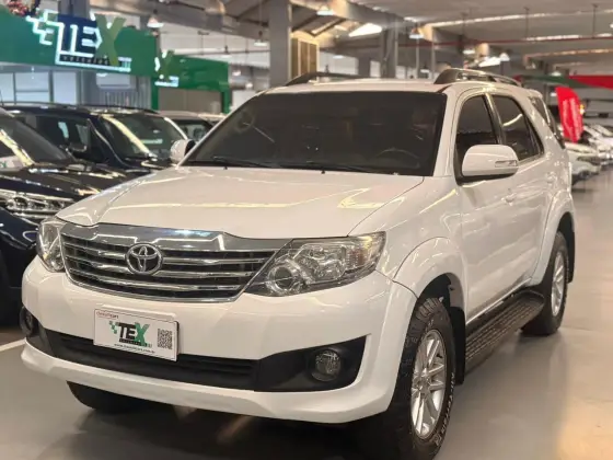 TOYOTA HILUX SW4 2.7 SR 4X2 16V FLEX 4P AUTOMÁTICO