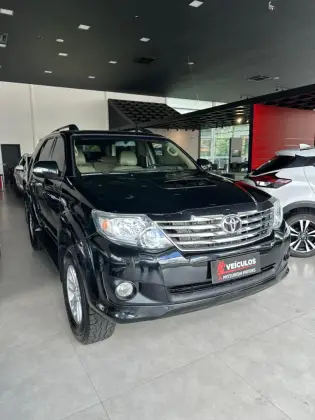 TOYOTA HILUX SW4 3.0 SRV 4X4 16V TURBO INTERCOOLER DIESEL 4P AUTOMÁTICO