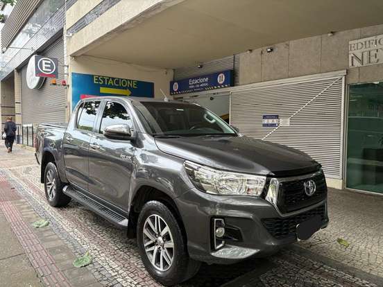 TOYOTA-HILUX-2019
