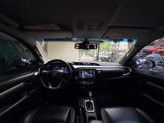 TOYOTA-HILUX-2019