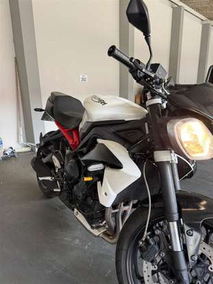 TRIUMPH-STREET TRIPLE 675 ABS TRIUMPH-STREET TRIPLE 675 ABS-2014