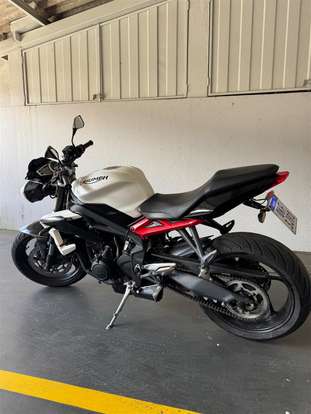TRIUMPH-STREET TRIPLE 675 ABS TRIUMPH-STREET TRIPLE 675 ABS-2014