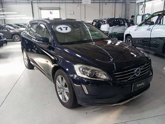 VOLVO-XC60-2017