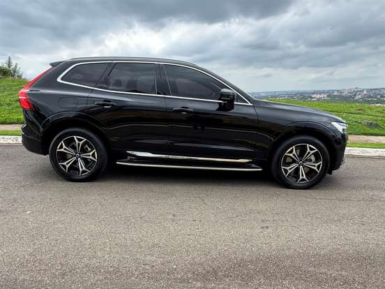 VOLVO-XC60-2021