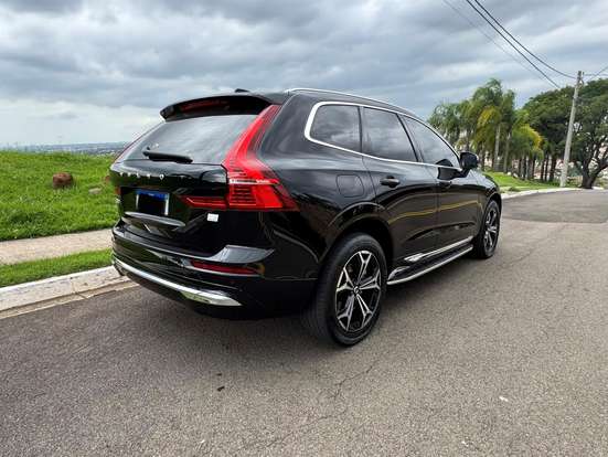 VOLVO-XC60-2021