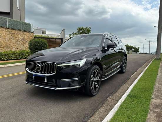 VOLVO-XC60-2021
