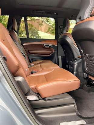 VOLVO-XC90-2023