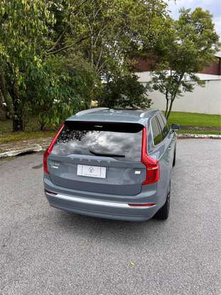 VOLVO-XC90-2023