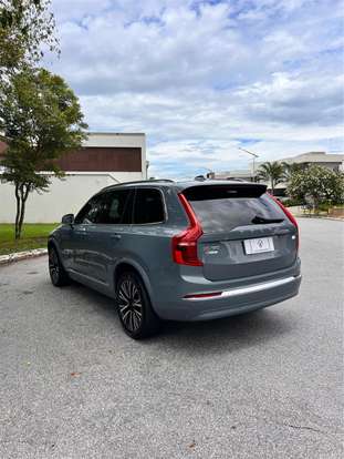 VOLVO-XC90-2023