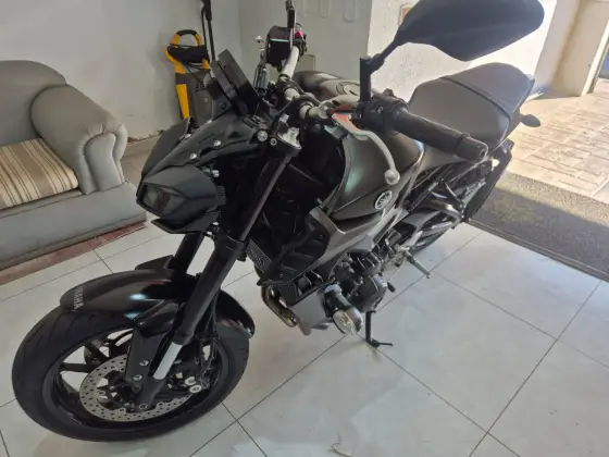 YAMAHA MT-09 YAMAHA MT-09