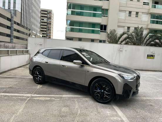 BMW-iX-2023
