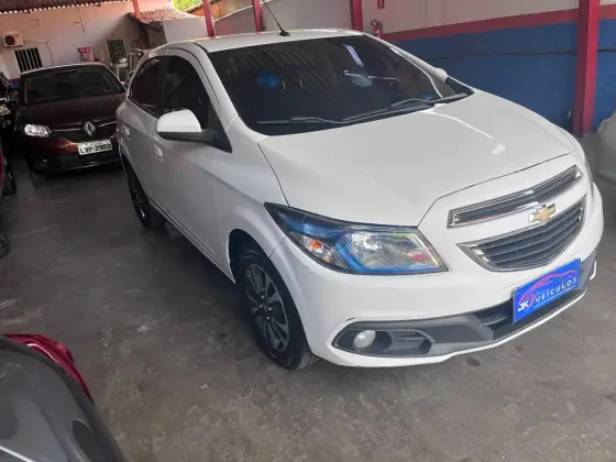 CHEVROLET ONIX 1.4 MPFI LTZ 8V FLEX 4P MANUAL CHEVROLET ONIX 1.4 MPFI LTZ 8V FLEX 4P MANUAL
