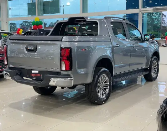 CHEVROLET S10 2.8 16V TURBO DIESEL HIGH COUNTRY CD 4X4 AUTOMÁTICO CHEVROLET S10 2.8 16V TURBO DIESEL HIGH COUNTRY CD 4X4 AUTOMÁTICO