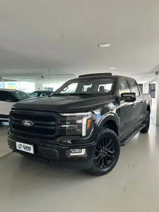 FORD F-150 5.0 V8 GASOLINA CD LARIAT BLACK FX4 AUTOMÁTICO