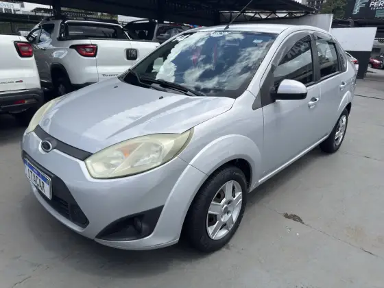FORD FIESTA 1.6 ROCAM SE PLUS SEDAN 8V FLEX 4P MANUAL FORD FIESTA 1.6 ROCAM SE PLUS SEDAN 8V FLEX 4P MANUAL