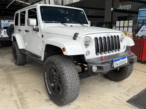 JEEP WRANGLER 3.6 UNLIMITED SPORT 4X4 V6 GASOLINA 4P AUTOMÁTICO