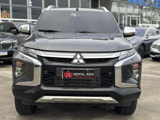 MITSUBISHI-TRITON-2.4 BITURBO DIESEL CD HPE 4X4 AUTOMÁTICO MITSUBISHI-TRITON-2024