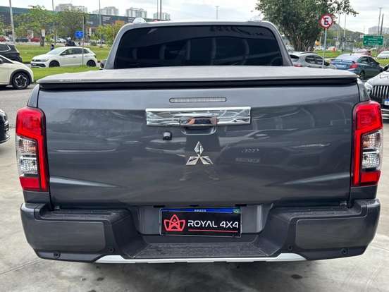 MITSUBISHI-TRITON-2024