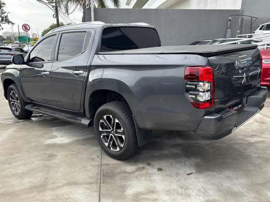 MITSUBISHI-TRITON-2.4 BITURBO DIESEL CD HPE 4X4 AUTOMÁTICO MITSUBISHI-TRITON-2024