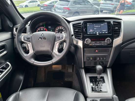 MITSUBISHI-TRITON-2024