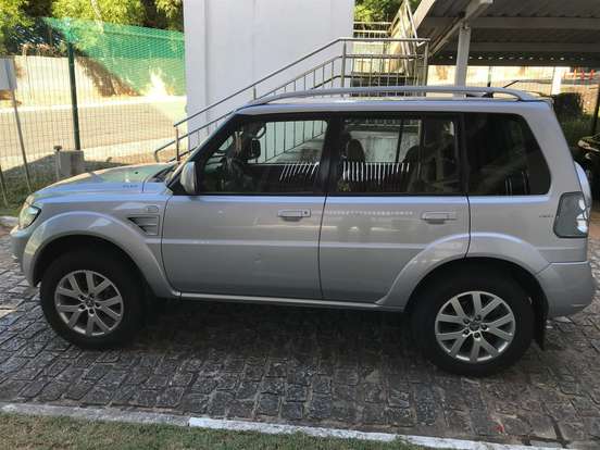 MITSUBISHI-PAJERO TR4-2011