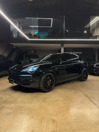 PORSCHE CAYENNE 3.0 V6 E-HYBRID COUPÉ PLATINUM EDITION AWD TIPTRONIC S
