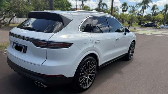 PORSCHE-CAYENNE-2019