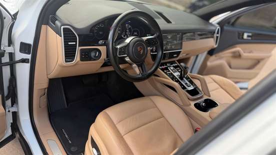 PORSCHE-CAYENNE-2019