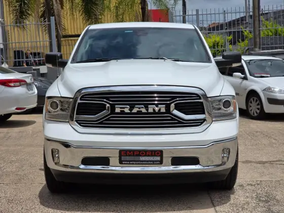 RAM CLASSIC 5.7 V8 GASOLINA LARAMIE CD 4X4 AUTOMÁTICO