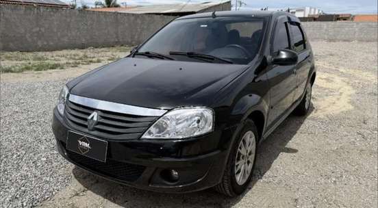 RENAULT-LOGAN-2013