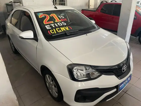 TOYOTA ETIOS 1.5 X PLUS 16V FLEX 4P AUTOMÁTICO