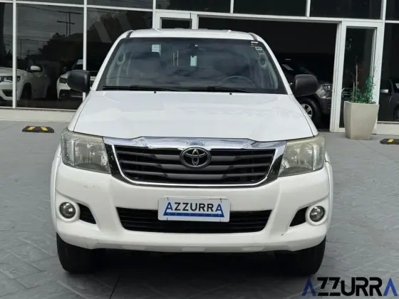 TOYOTA HILUX 2.7 SR 4X2 CD 16V FLEX 4P AUTOMÁTICO TOYOTA HILUX 2.7 SR 4X2 CD 16V FLEX 4P AUTOMÁTICO