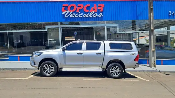 TOYOTA HILUX 2.8 POWER PACK 4X4 CD 16V DIESEL 4P MANUAL