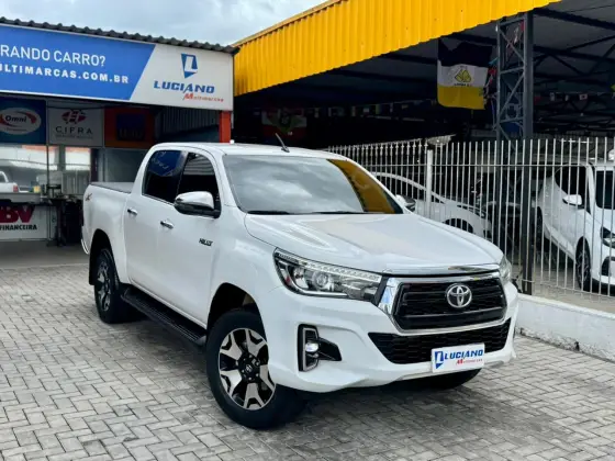TOYOTA HILUX 2.8 SRX 4X4 CD 16V DIESEL 4P AUTOMÁTICO TOYOTA HILUX 2.8 SRX 4X4 CD 16V DIESEL 4P AUTOMÁTICO