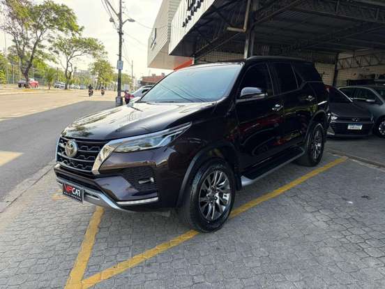 TOYOTA-HILUX SW4-2.8 D-4D TURBO DIESEL SRX 7L 4X4 AUTOMÁTICO TOYOTA-HILUX SW4-2022