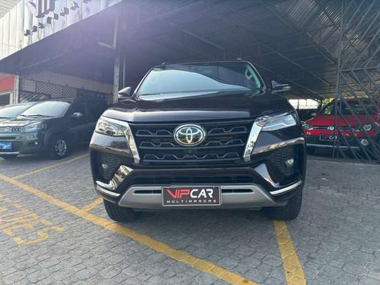 TOYOTA-HILUX SW4-2022