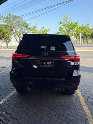 TOYOTA-HILUX SW4-2022
