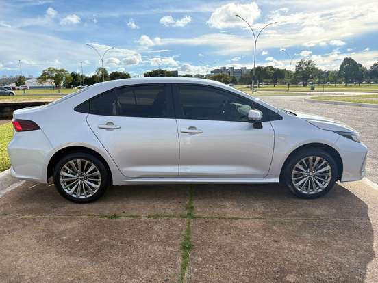 TOYOTA-COROLLA-2023