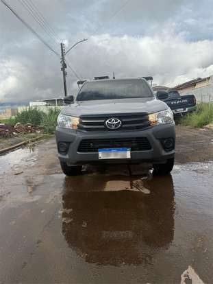 TOYOTA-HILUX-2023