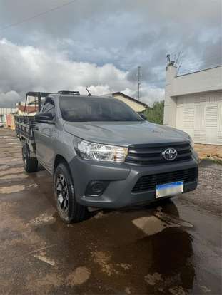 TOYOTA-HILUX-2023