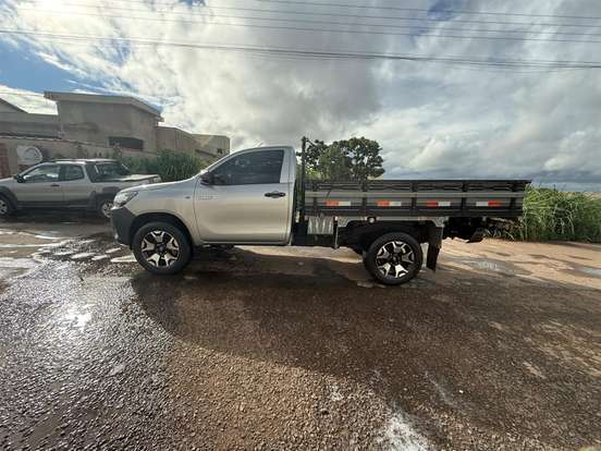TOYOTA-HILUX-2.8 D-4D TURBO DIESEL CS 4X4 MANUAL TOYOTA-HILUX-2023